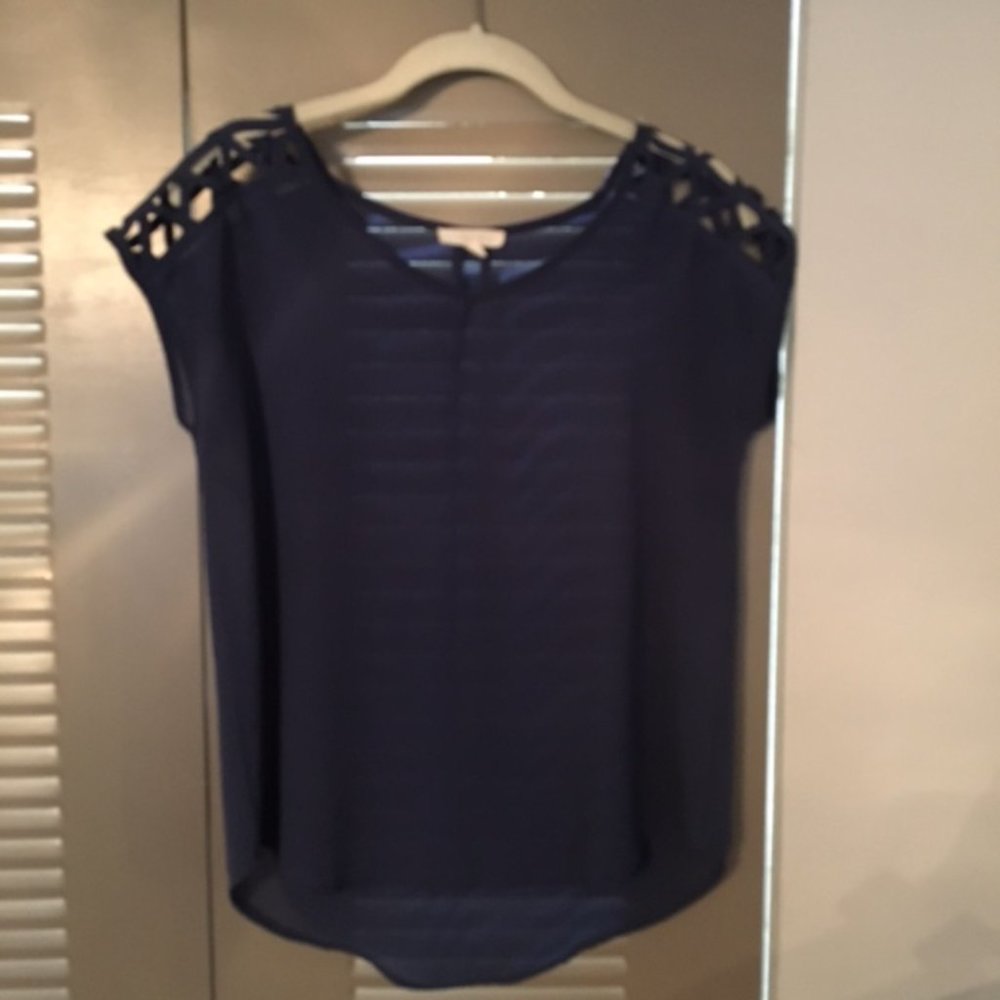 E&M Blouse